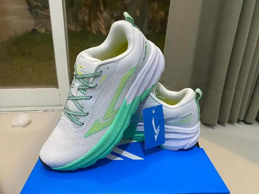 SEPATU LARI Recoir NEW