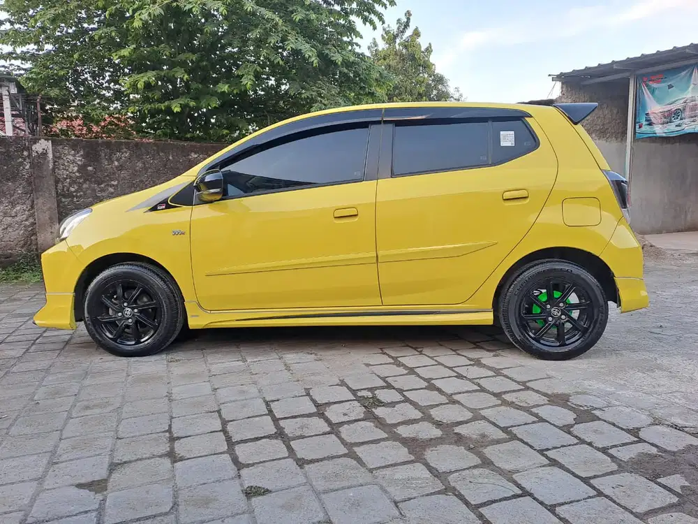 Toyota Agya GR Sport type tertinggi tahun 2022 siap pakai