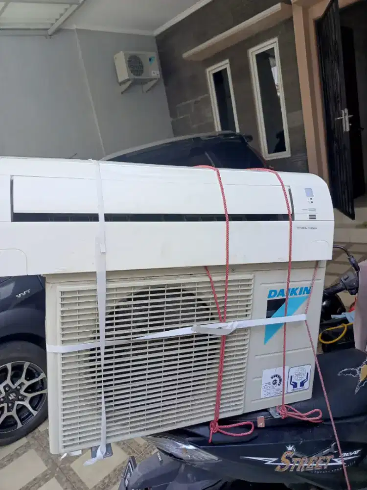 di jual ac second bergaransi Daikin Thailand 1/2 pk