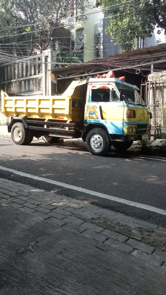 Jasa buang puing dan sampah peroyek