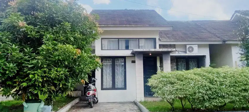 Rumah di kompleks Bale pelangi Sandik Lombok Barat
