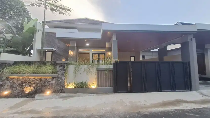 RUMAH BARU DESIGN MODERN DI NGAGLIK , DEKAT RS GRAMEDIKA