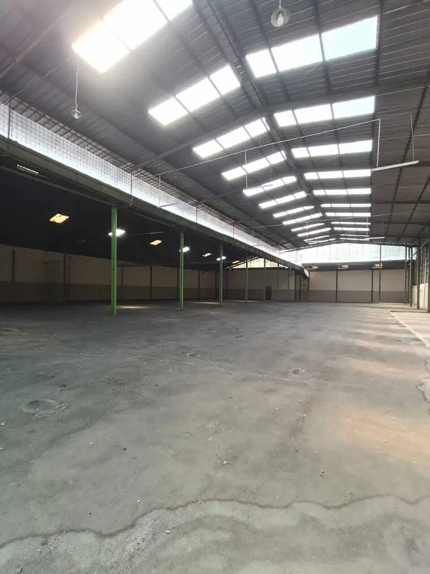 DISEWAKAN GUDANG DI JL SOEKARNO HATTA BANDUNG