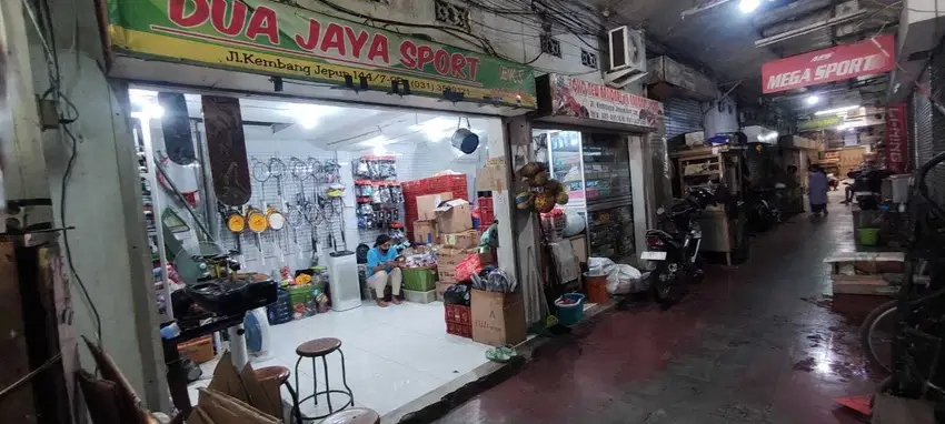 Dijual murah toko paling ramai Kembang Jepun pusat bisnis