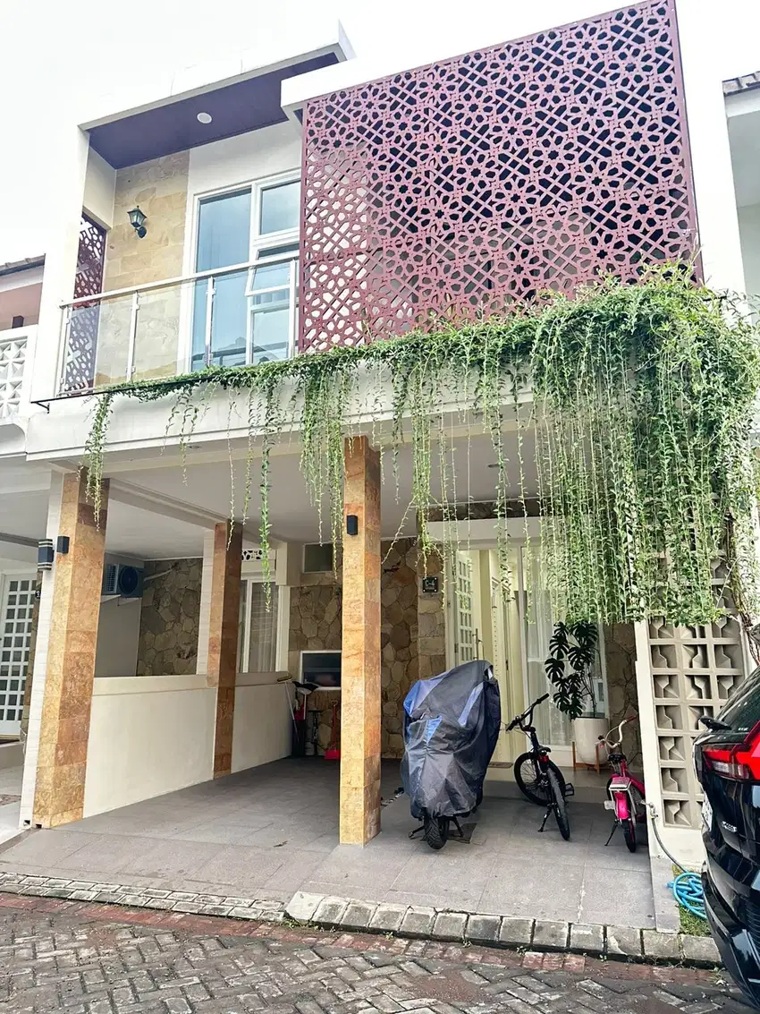 Dijual Cepat Rumah Huni 2 Lantai Semi Furnish dekat Kampus UB Malang