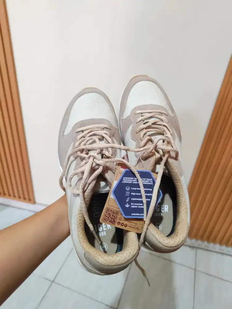 Sepatu eiger original size 41