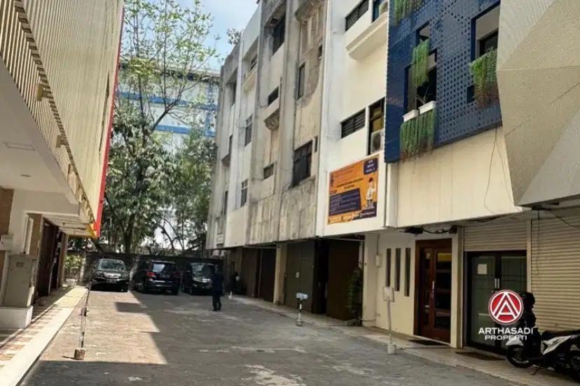 Ruko Cikini, Bangunan 4 Lantai, Harga Mendekati Njop