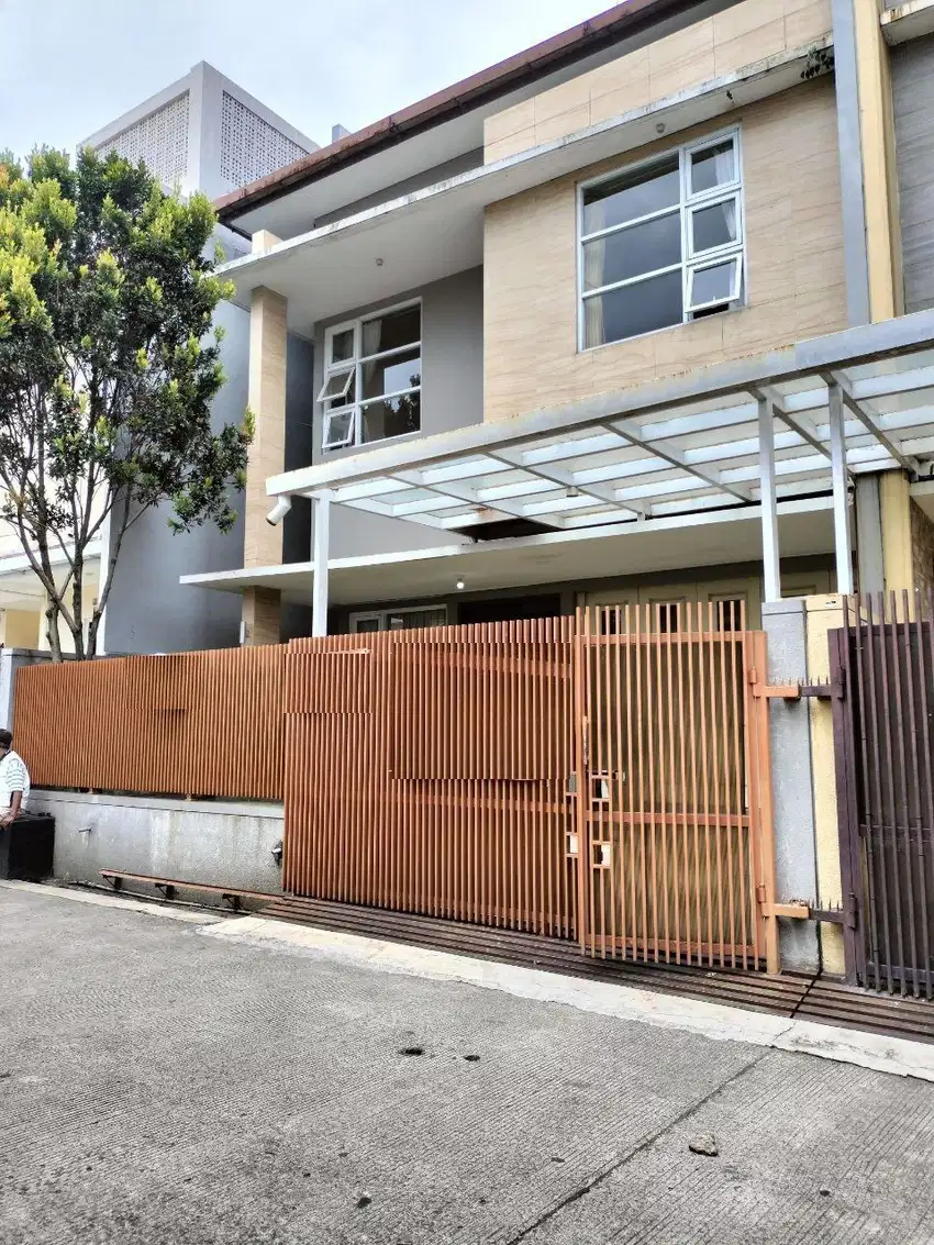 Dijual Rumah Bagus 2 Lantai Sayap Batununggal Siap Huni