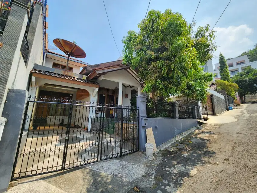 Jual Rumah dan Tanah LUAS harga MURAH dekat Borma Cikutra Dago Bandung