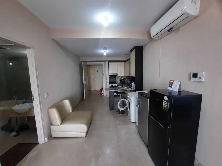 Disewakan murah Apartemen The Peak Residence Tunjungan Plaza