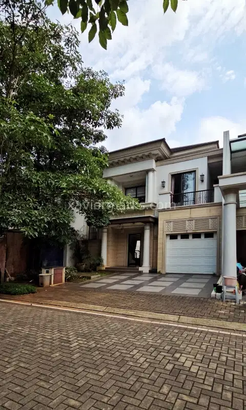 Rumah Depan Taman Cluster Jadeite BSD City Tangerang