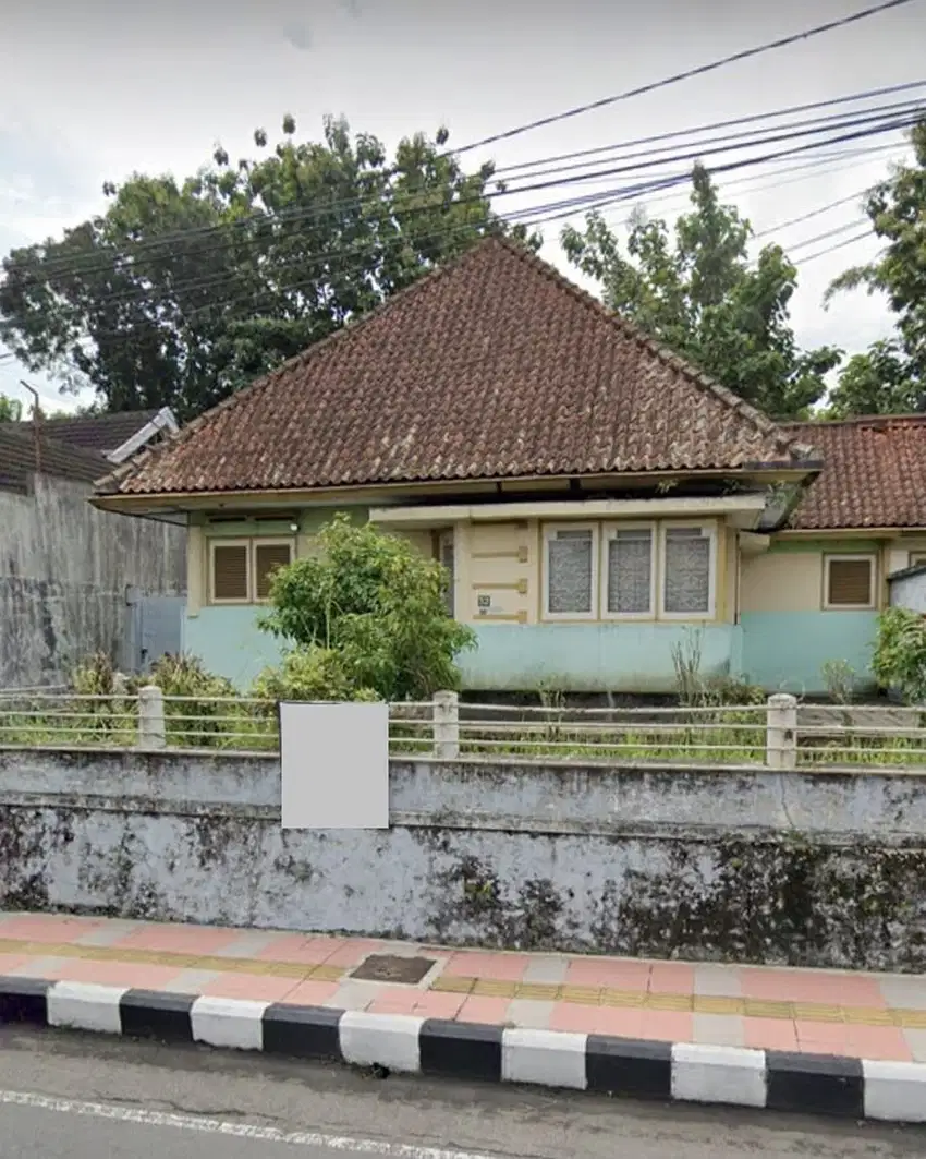 Rumah Kolonial Cocok Untuk Cafe Lokasi Strategis di Kawasan Bisnis