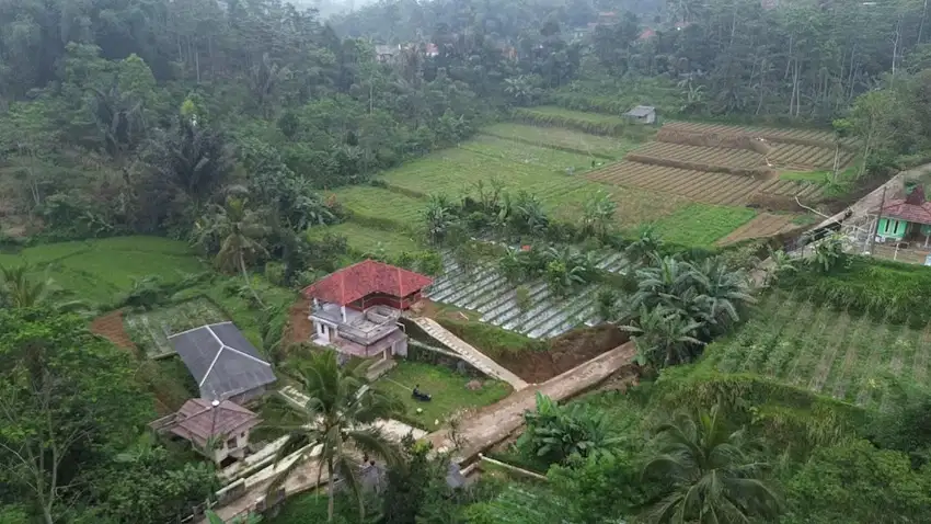 Vila - Kolam Ikan - Sungai Bersih || Dijual Vila Dan Kolam Ikan