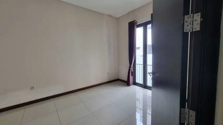 Dijual  Cepat Rumah Asia Tropis Di Harapan Indah Bekasi