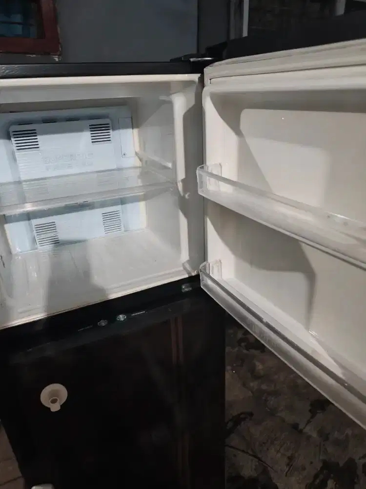 Terima Kulkas showcase freezer minus dan rusak