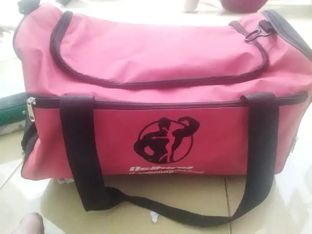 Tas gym merah keren