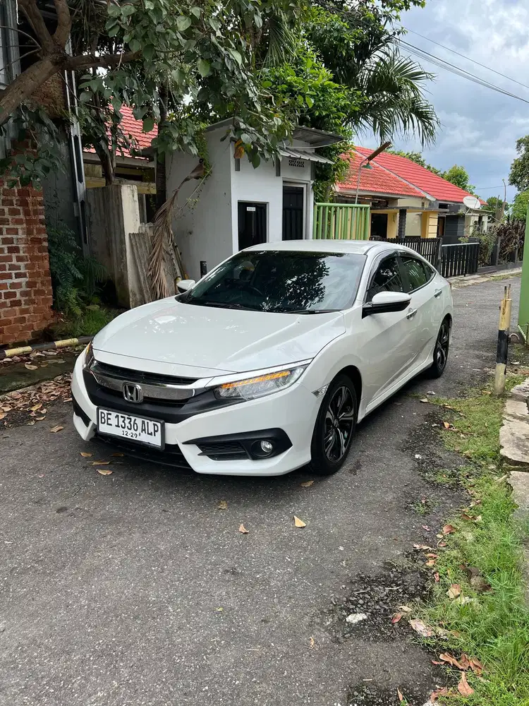 Honda Civic sedan ES 2018
