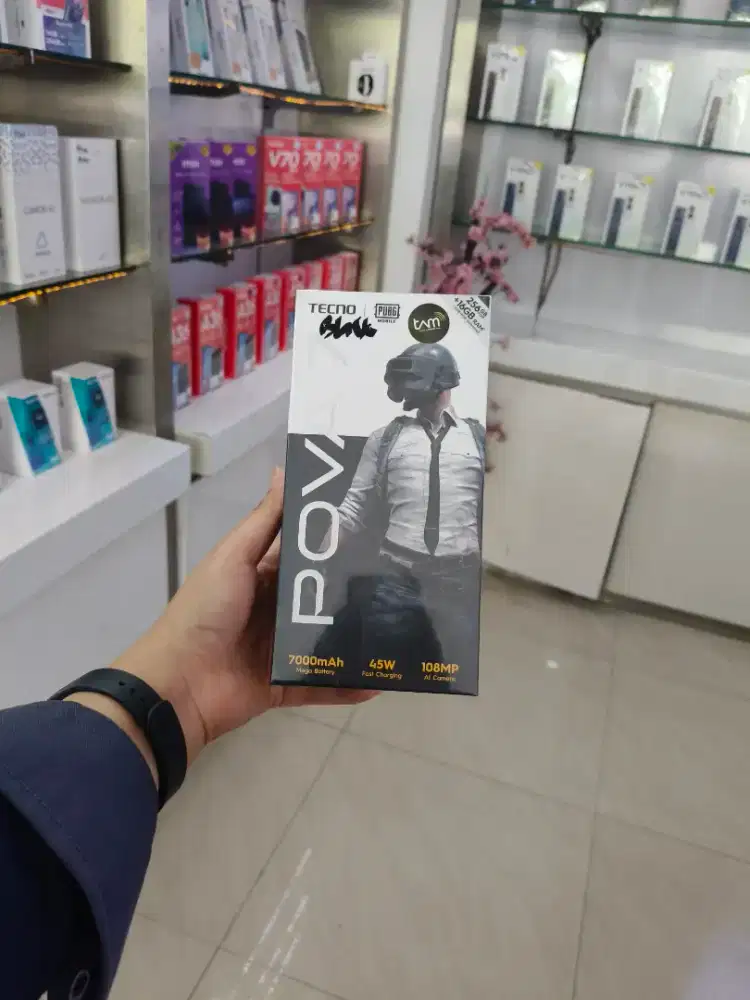 TECHNO POVA 7 RAM 8/256 gb BARU