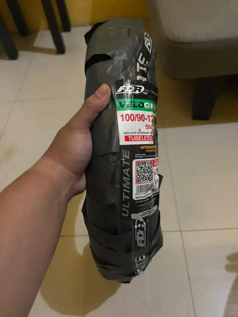 DIJUAL FDR ULTIMATE TIRE VELOGRIP 100/90 R12