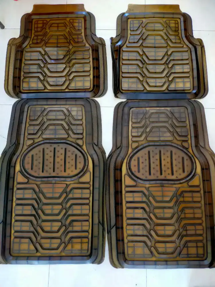 Cover Alas Kaki Mobil 4pcs