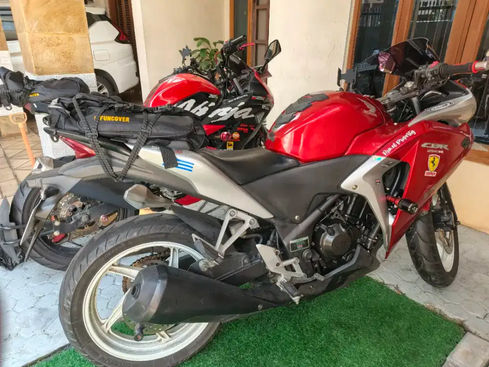 HONDA CBR 250R CBU PRIMA SURAT HIDUP