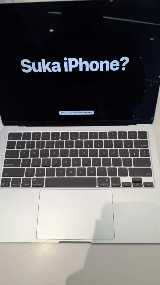 MACBOOK AIR (13inci) CPU 10-core GPU 8-core 16 256GB