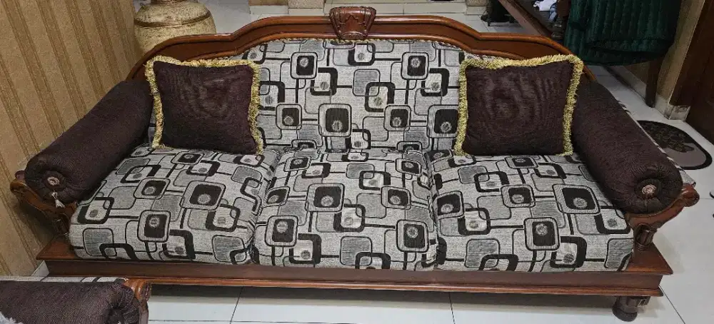 Sofa ruang tamu