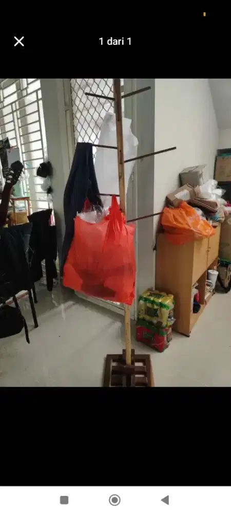 hanger lemari gantubgab standing berdiri kayu murah