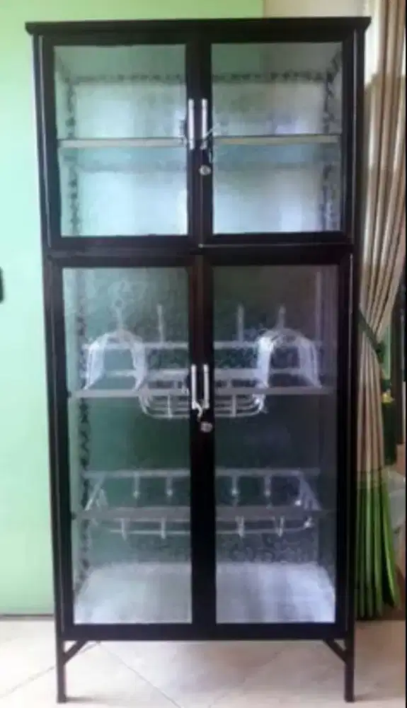 Rak Piring Aluminium 4 Pintu Frame Coklat Kaca Es 75-165