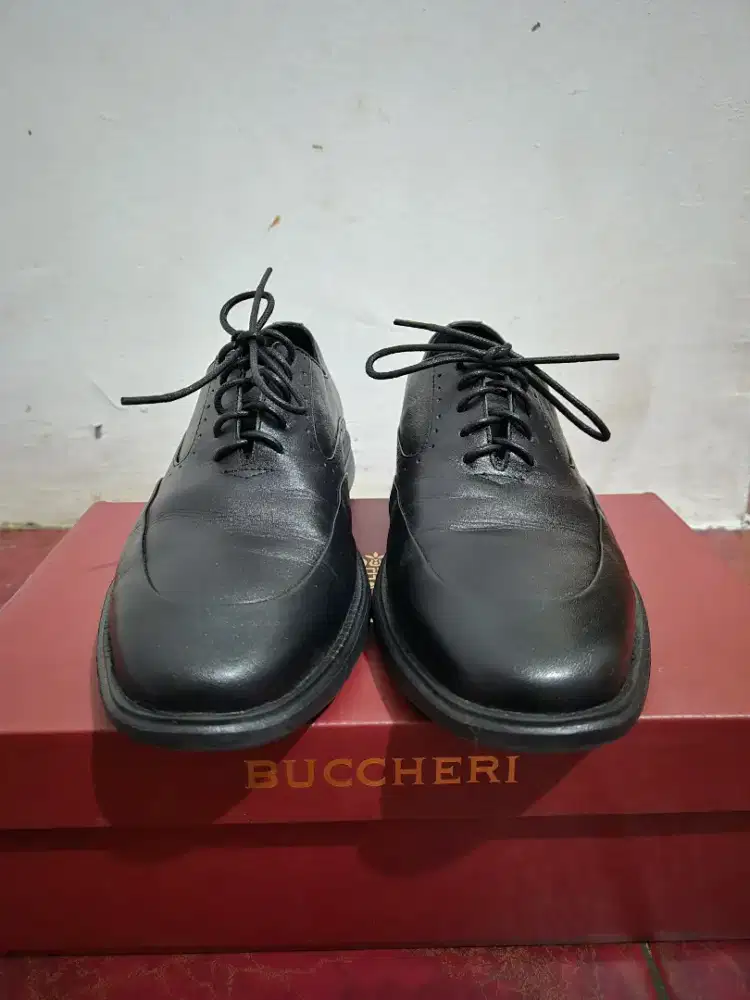 Sepatu Buccheri