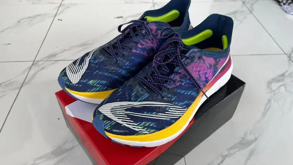 SEPATU JOGGING NINETEN