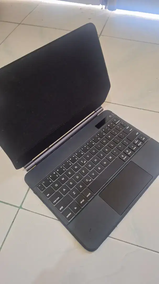 LS Floating Keyboard Case for iPad