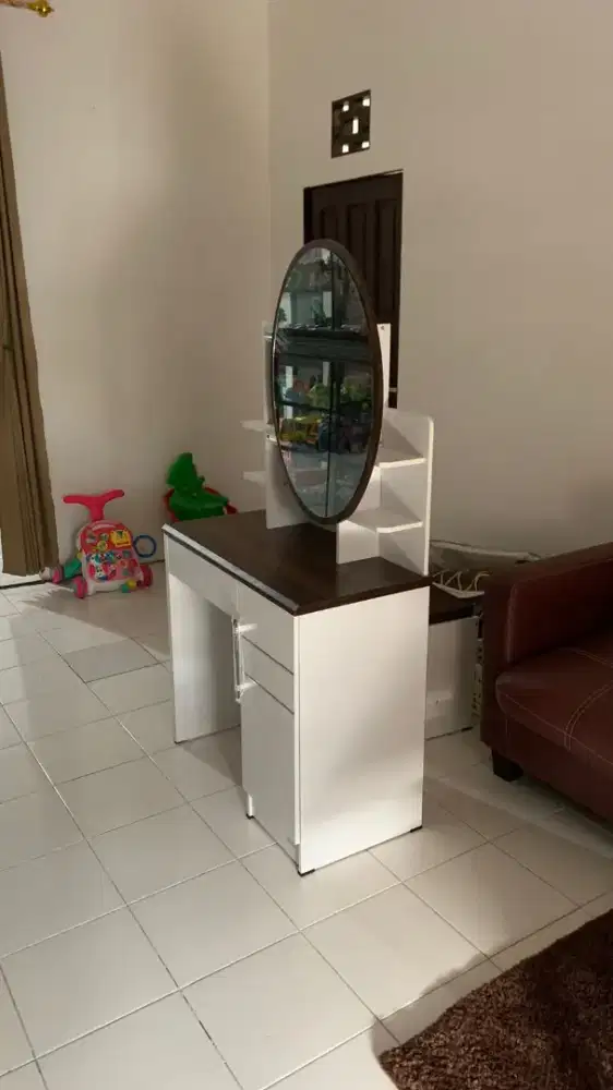 Ready Meja Rias Cermin Oval Dapatkan Voucher Pembelian 25rb