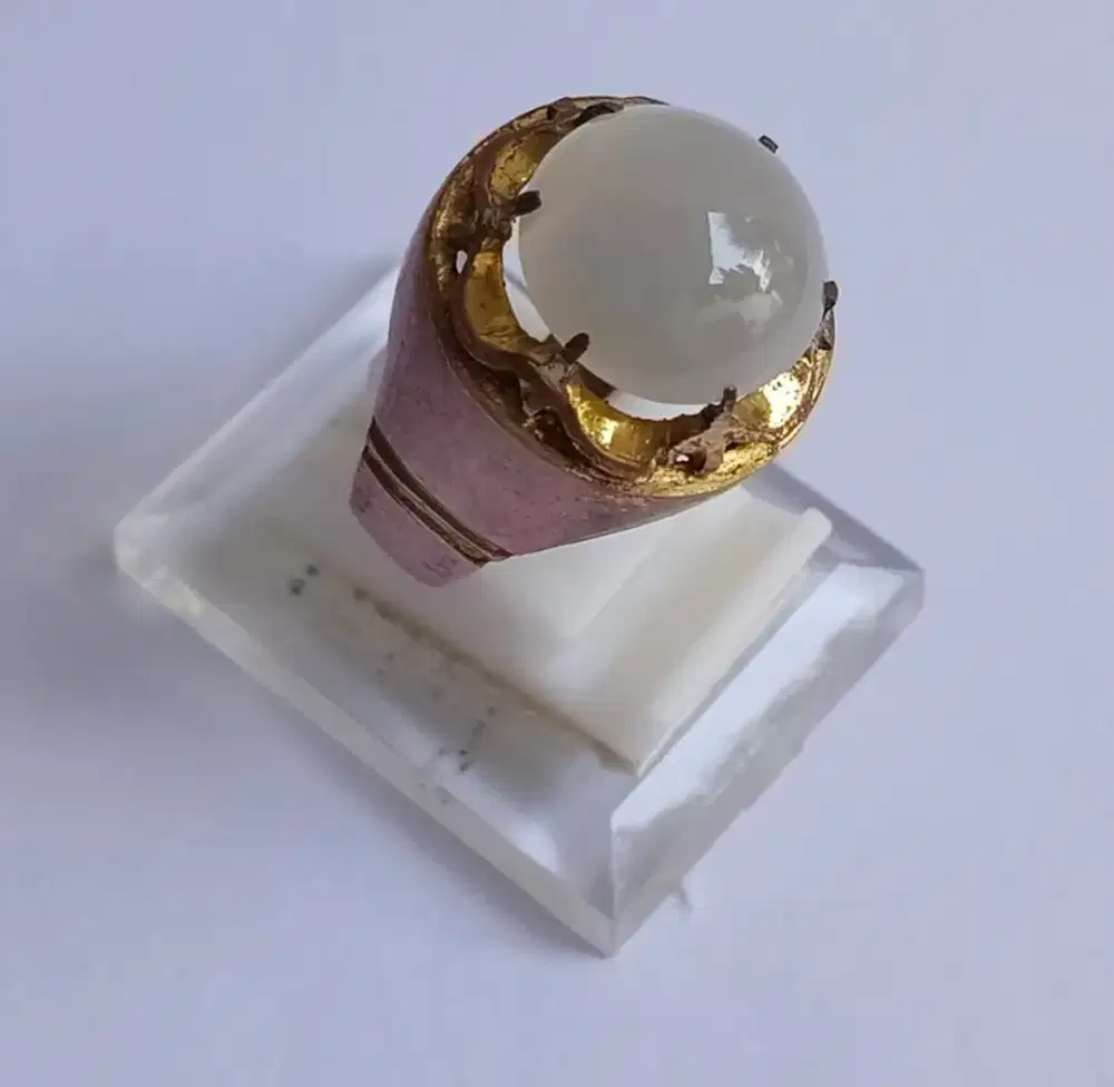 Cincin Kuningan Batu Kalsedon Jadul Preloved.