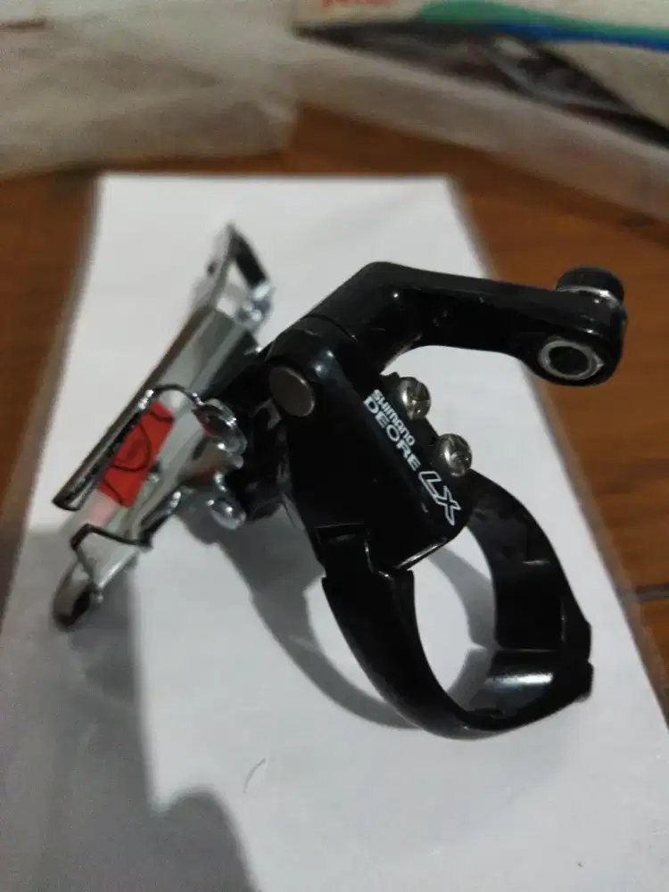 Front Derailleur (FD) Shimano seri Deore LX,