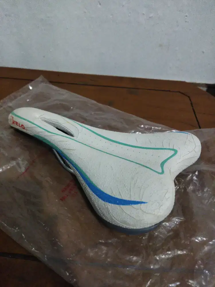 Sadel sepeda merek VELO