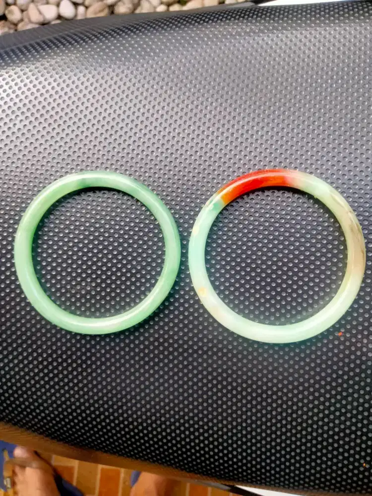 Sepasang Gelang Giok