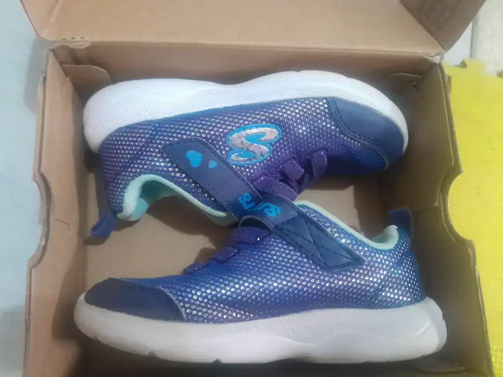 Sepatu Skecherss Anak Perempuan