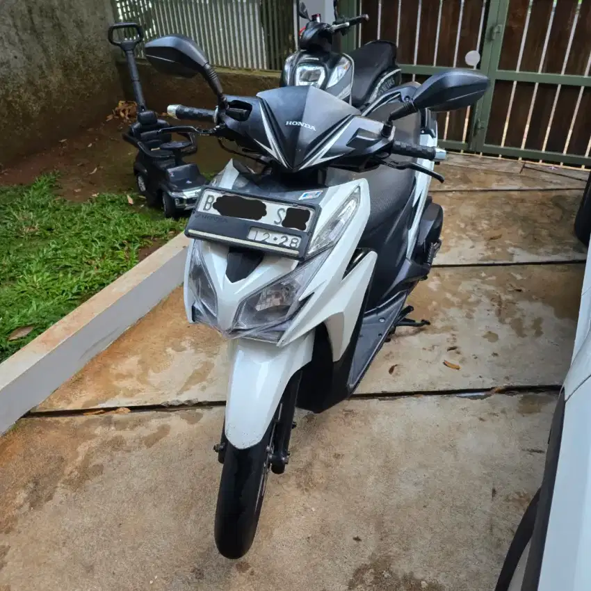 JUAL HONDA VARIO KZR ISS 2013 PUTIH