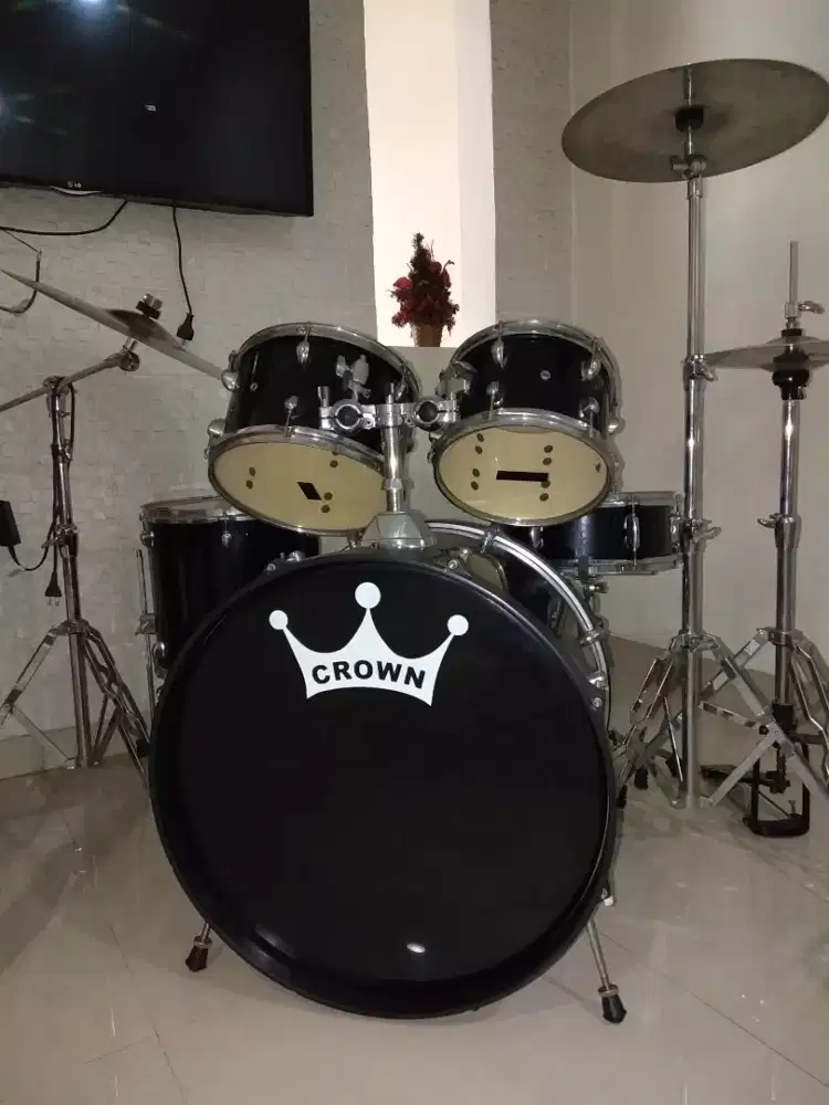 Drum set Crown masih baru