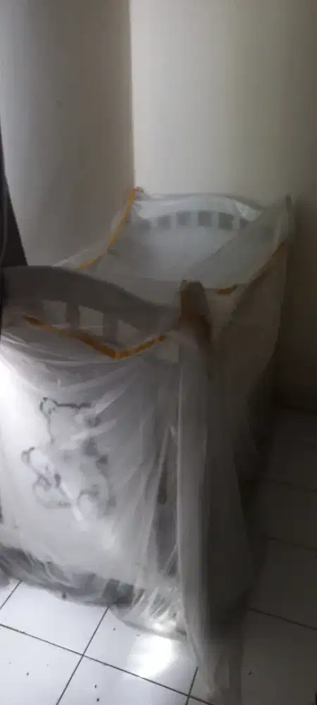 Box boks bayi merek Little equi kondisi like new