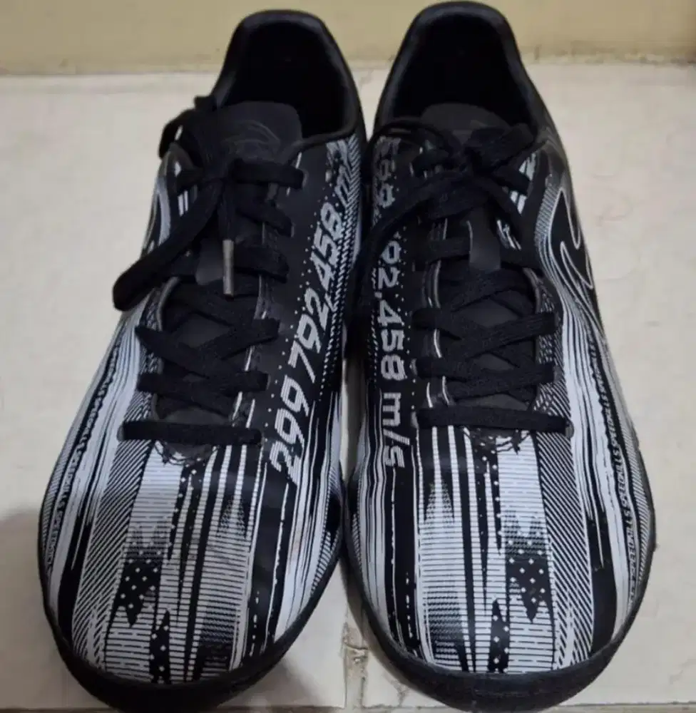 Sepatu futsal SPECS uk 41