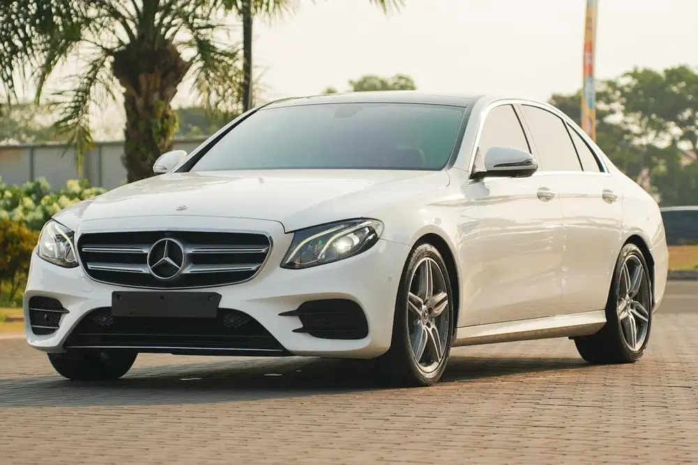 Aura Wibawa! Mercedes Benz E300 AMG Line 2018 c300 glc200 530i x5