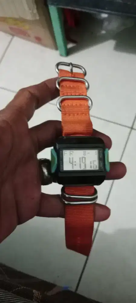 Jam tangan pria pum4