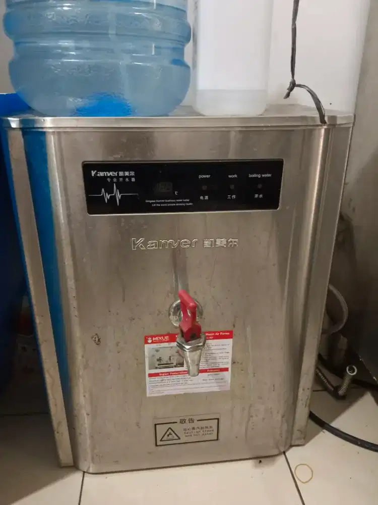 Jual CEPAT mesin hot water, filter air (bekas MIXUE)
