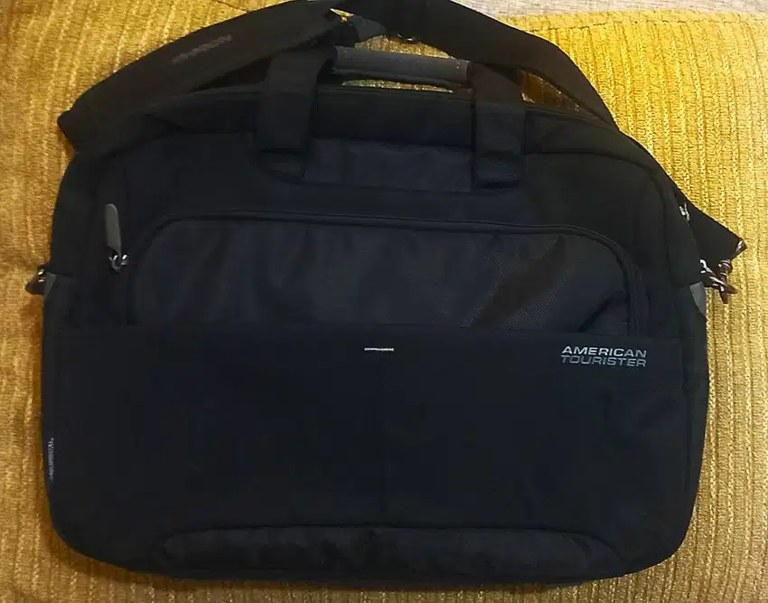 Tas Laptop American Tourister