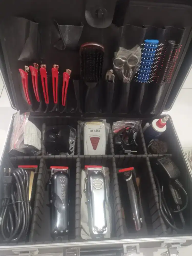 Jual Cepat Satu Set Alat Cukur beserta perlengkapan lainnya