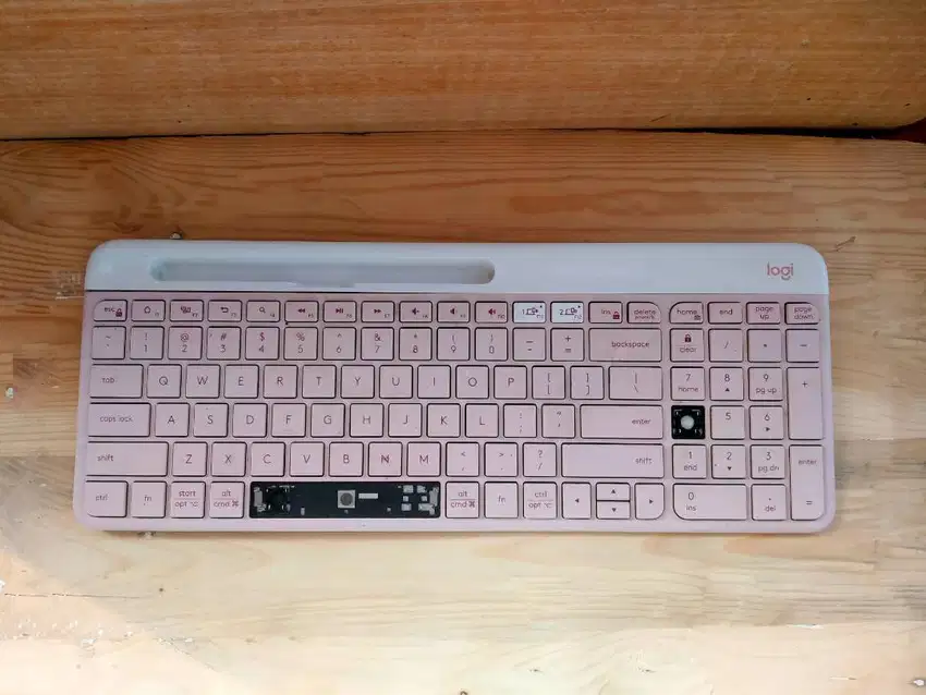Logitech K580 bluetooh wireless keyboard dual connection
