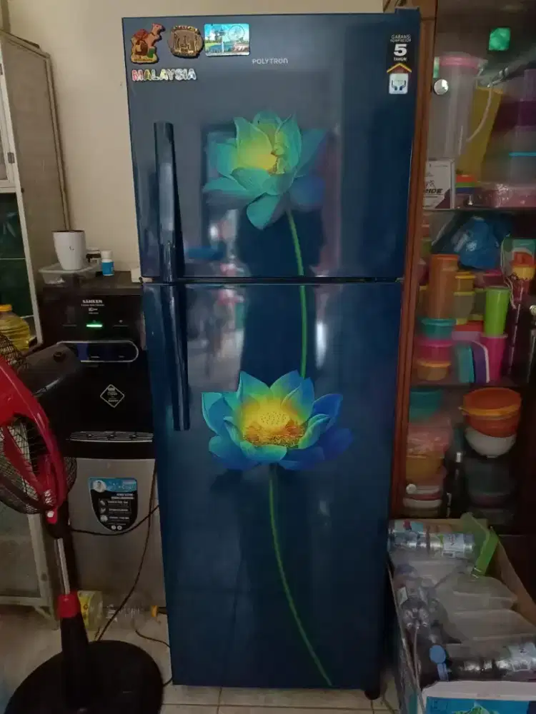 Kulkas Polytron 2 Pintu Beuaty Steel 240 Liter