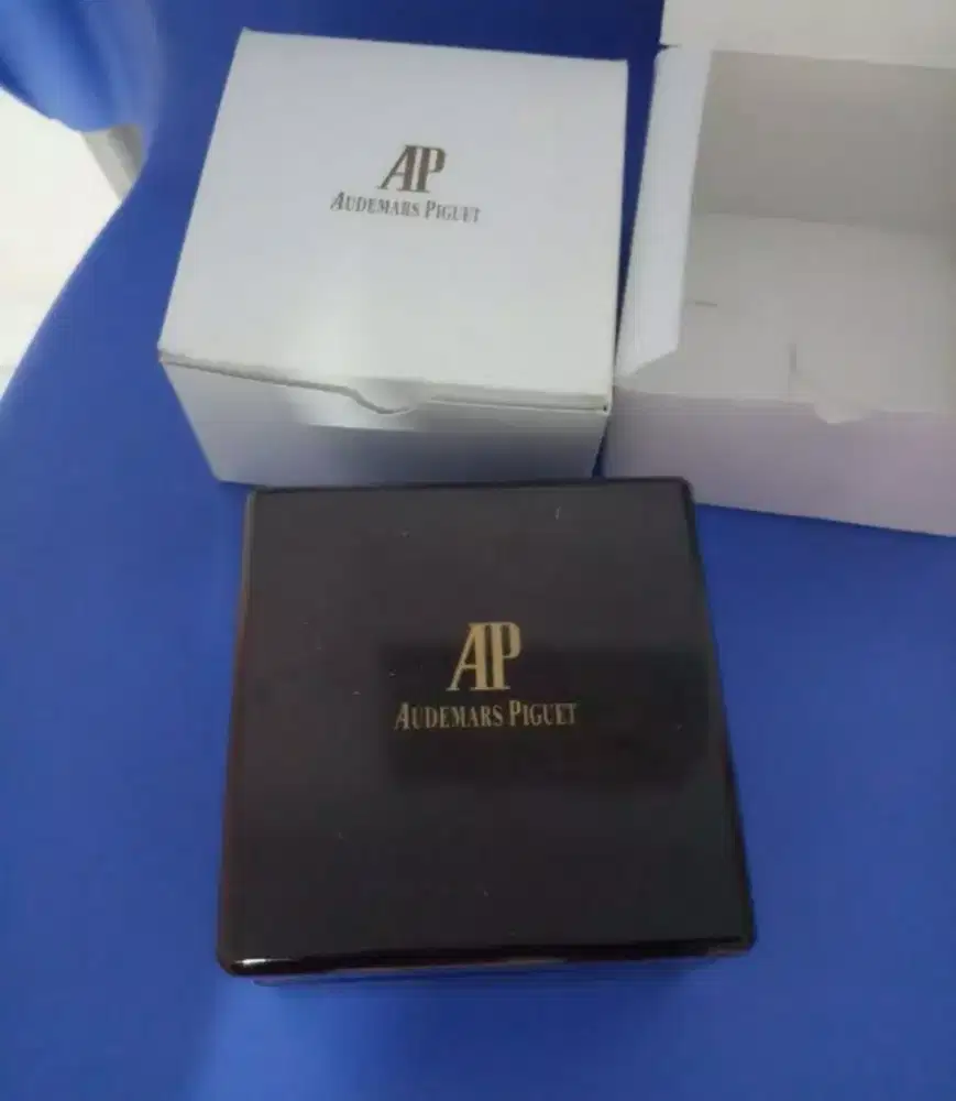 Box Audemars Piguet AP Baru belum pernah dipakai